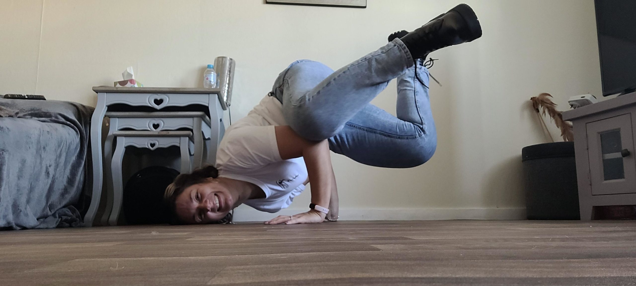 Starr Connor breakdancing